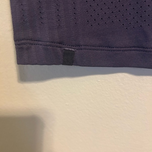 Navy Lululemon T-Shirt - Picture 3 of 5